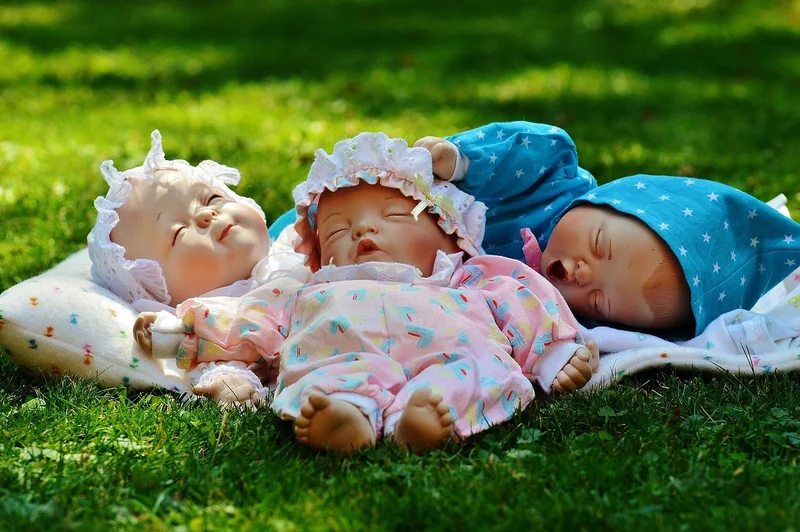 Perfektes Geschenk zur Geburt: Der Pucksack-Trend 2026 für Neugeborene